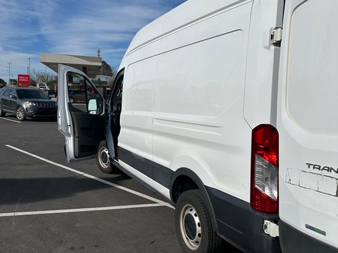 Used 2021 Ford Transit 250 148 High Roof image 5