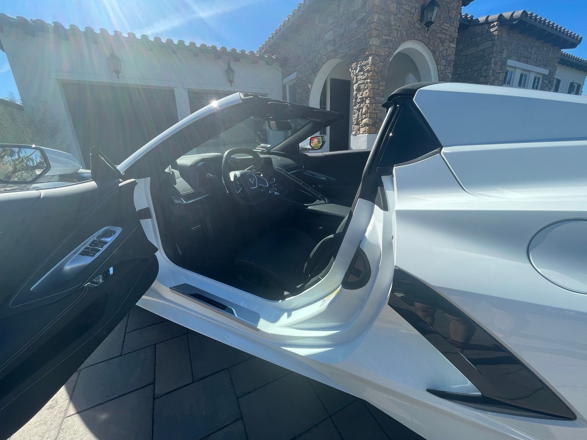 Used 2022 Chevrolet Corvette Stingray Convertible w/ Z51 Performance Package RWD image 16