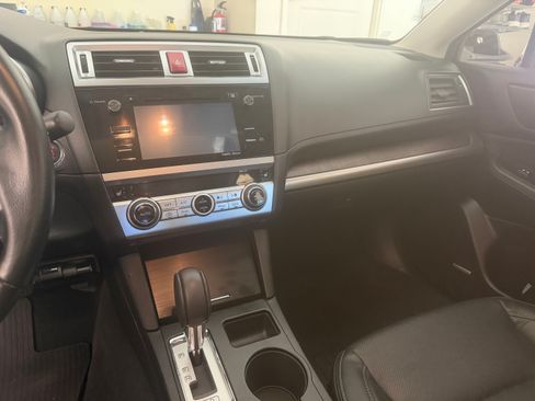 Used 2016 Subaru Outback 3.6R Limited AWD/4WD image 16