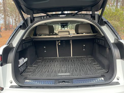 Used 2023 Land Rover Range Rover Velar S image 28