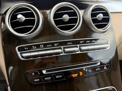 Used 2017 Mercedes-Benz GLC 300 4MATIC image 14