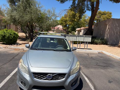 Used 2011 Volvo C30 T5 R-Design FWD image 2