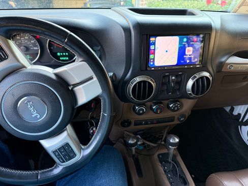 Used 2011 Jeep Wrangler Unlimited Sport image 9