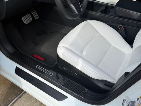 Used 2023 Tesla Model 3 Performance image 15