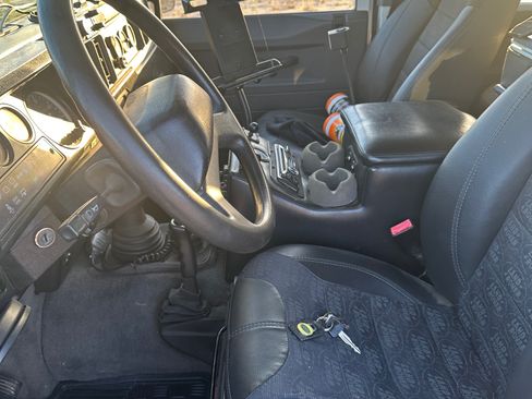 Used 1993 Land Rover Defender 110 image 17