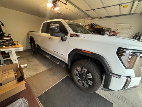Used 2026 GMC Sierra 2500 Denali w/ Denali Reserve Package AWD/4WD image 4