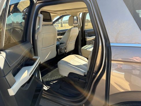 Used 2019 Ford Expedition Max Platinum image 9