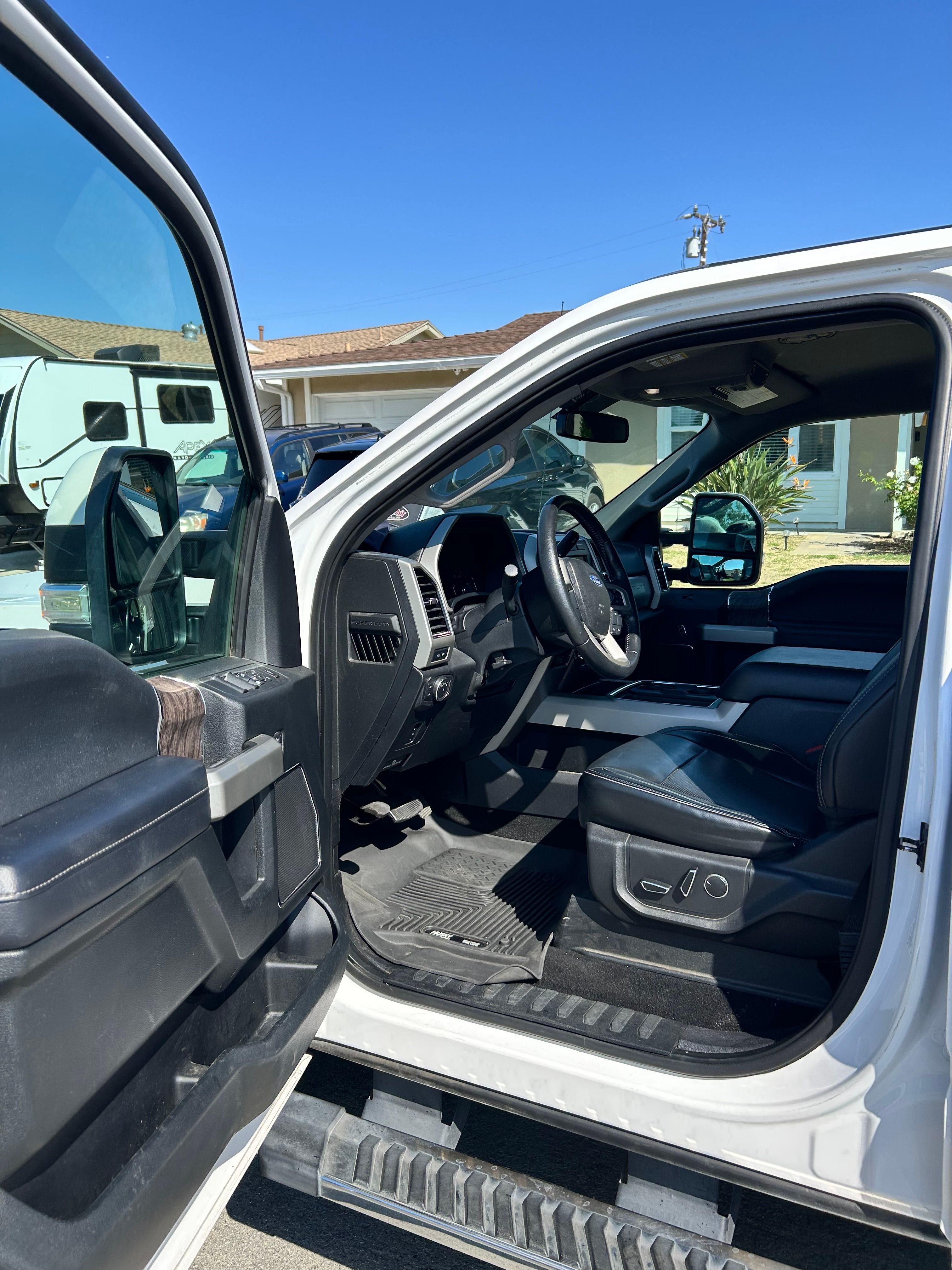 Used 2019 Ford F250 Lariat w/ Lariat Value Package AWD/4WD image 14