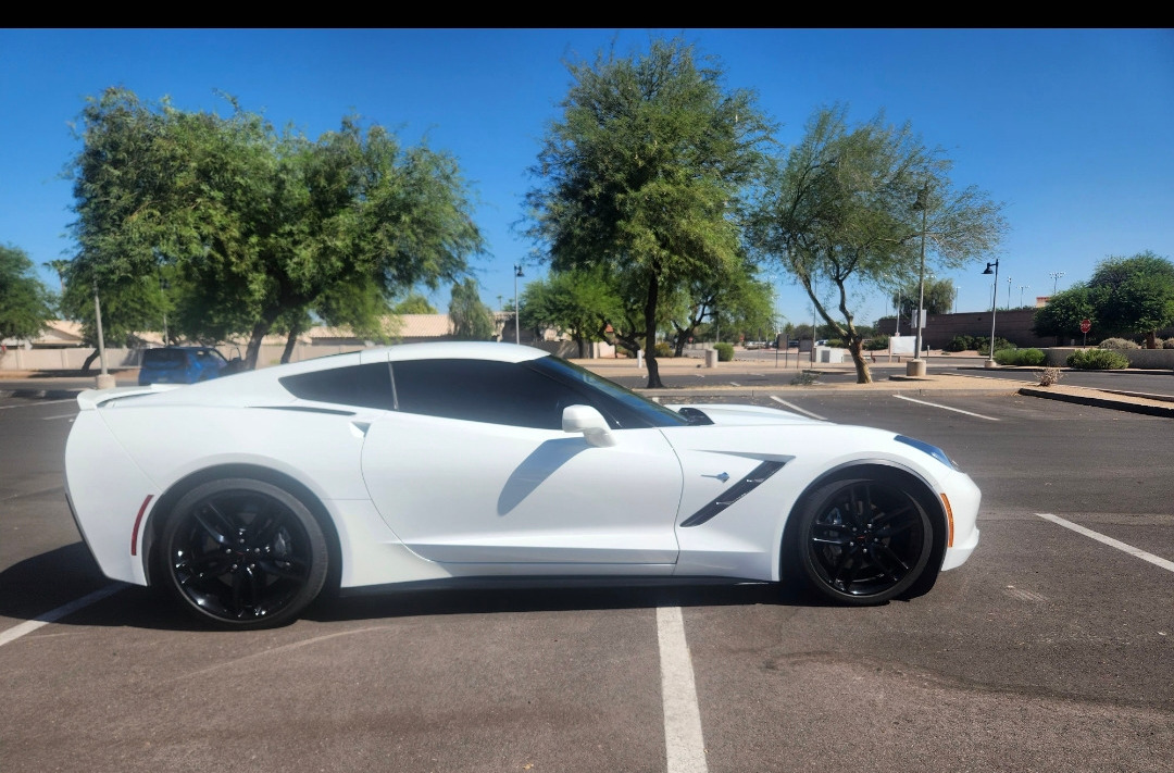 Used 2019 Chevrolet Corvette Stingray Coupe w/ 1LT RWD image 11