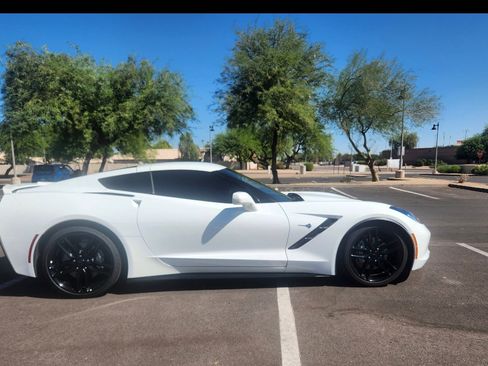 Used 2019 Chevrolet Corvette Stingray Coupe w/ 1LT RWD image 11