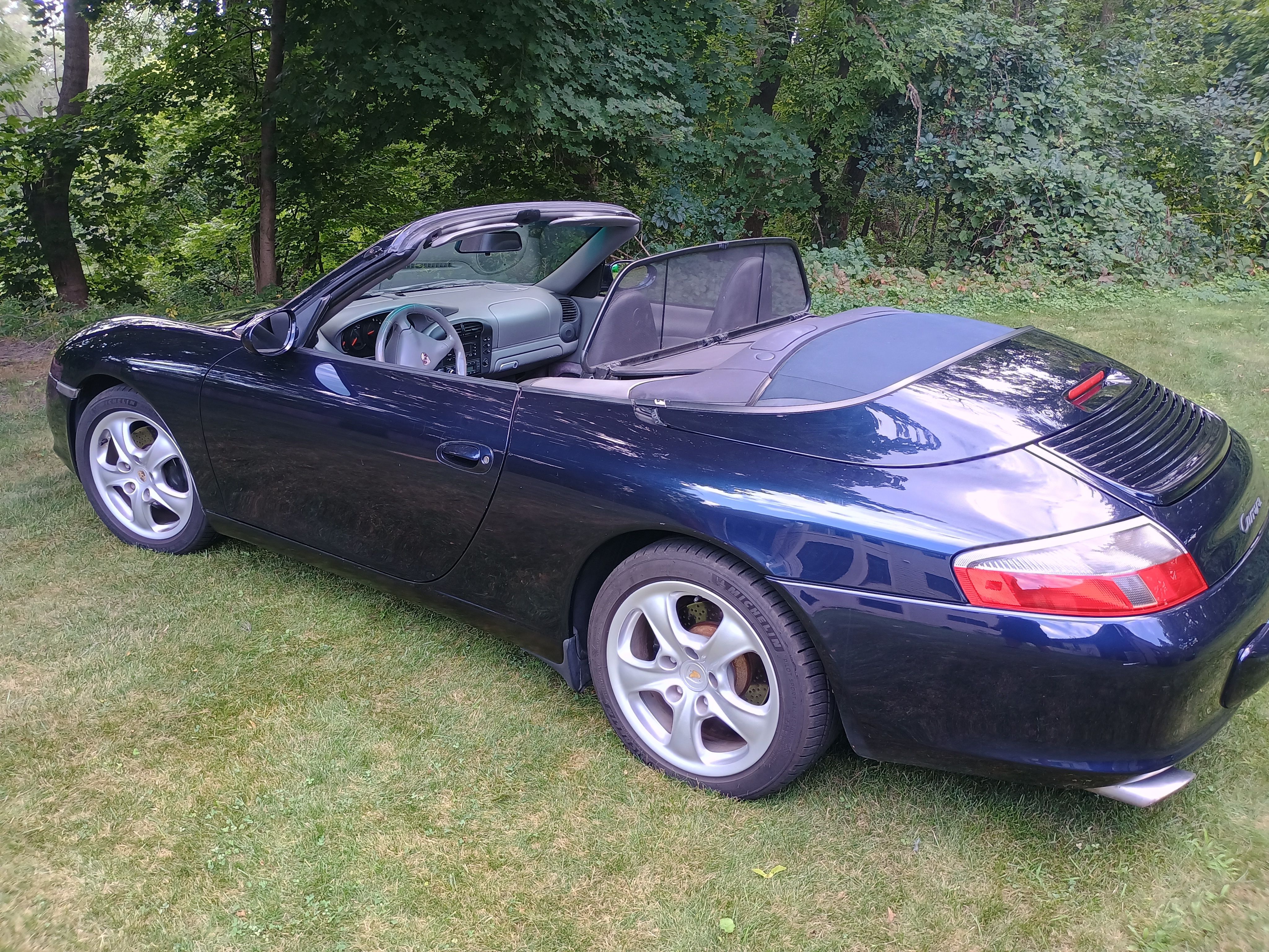 Used 2003 Porsche 911 Cabriolet image 28