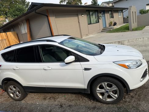 Used 2016 Ford Escape SE w/ Equipment Group 201A image 11