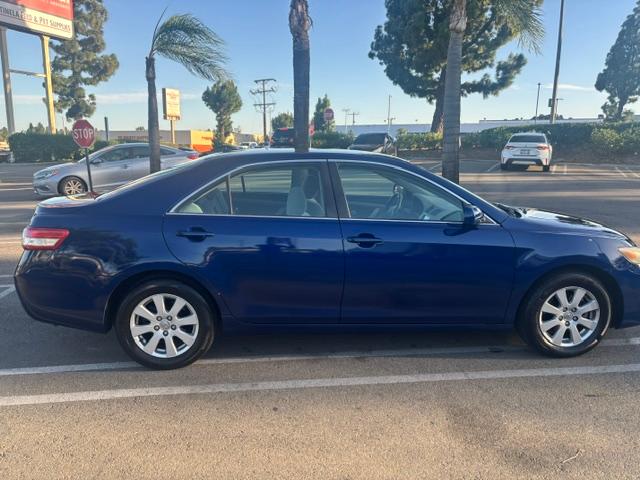 Used 2010 Toyota Camry FWD image 2