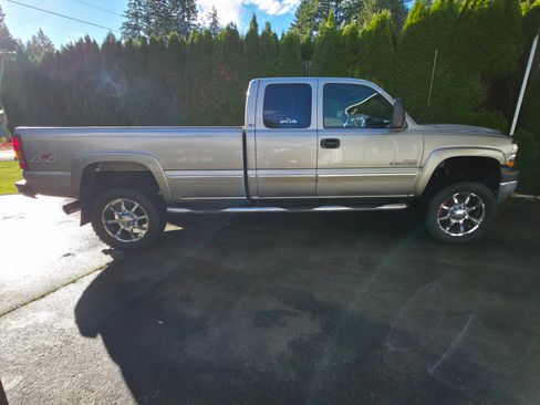 Used 2001 Chevrolet Silverado 2500 4x4 Extended Cab image 12