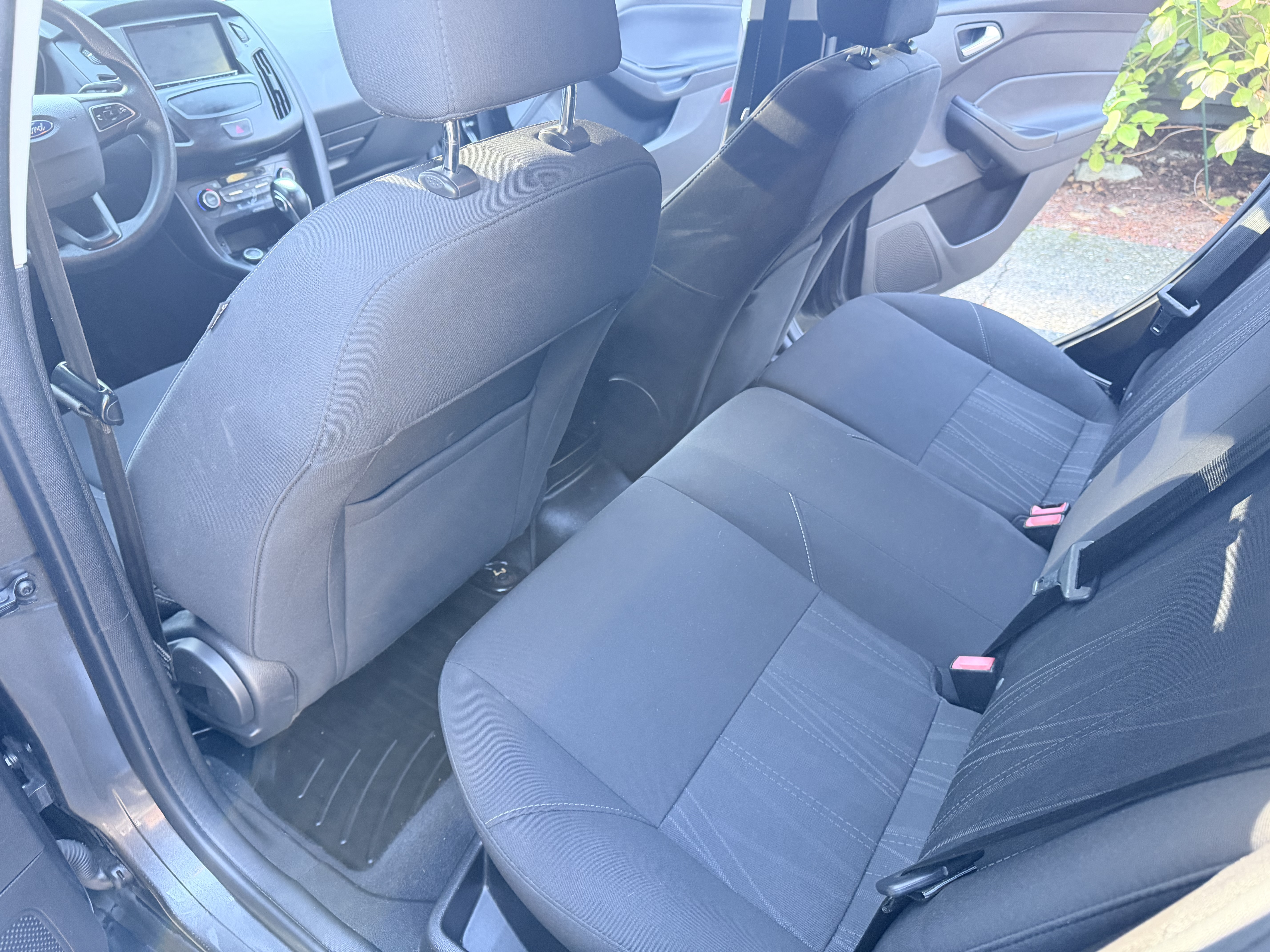 Used 2016 Ford Focus SE FWD image 13