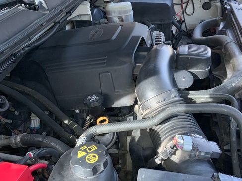 Used 2011 Chevrolet Avalanche LTZ image 20