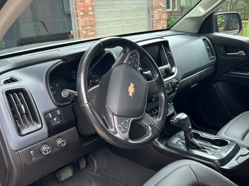 Used 2021 Chevrolet Colorado Z71 AWD/4WD image 12