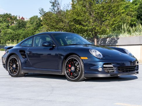 Used 2011 Porsche 911 4 Coupe image 10
