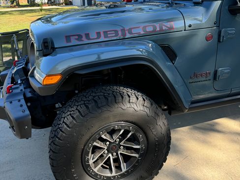 Used 2024 Jeep Wrangler Unlimited Rubicon AWD/4WD image 5