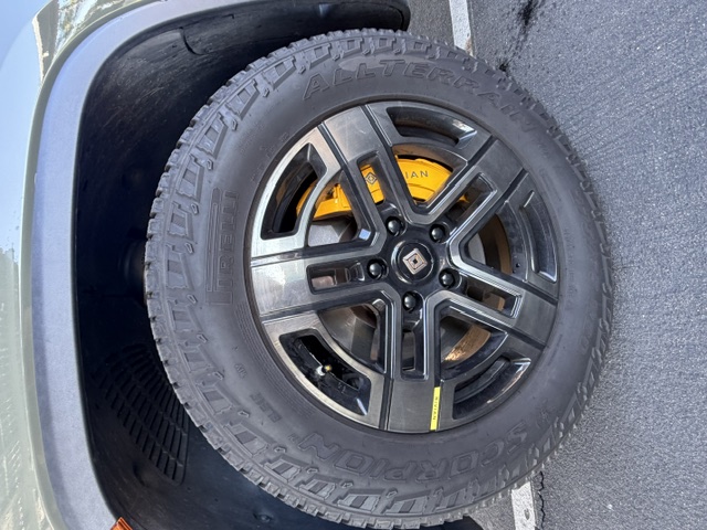 Used 2022 Rivian R1T Launch Edition AWD/4WD image 8