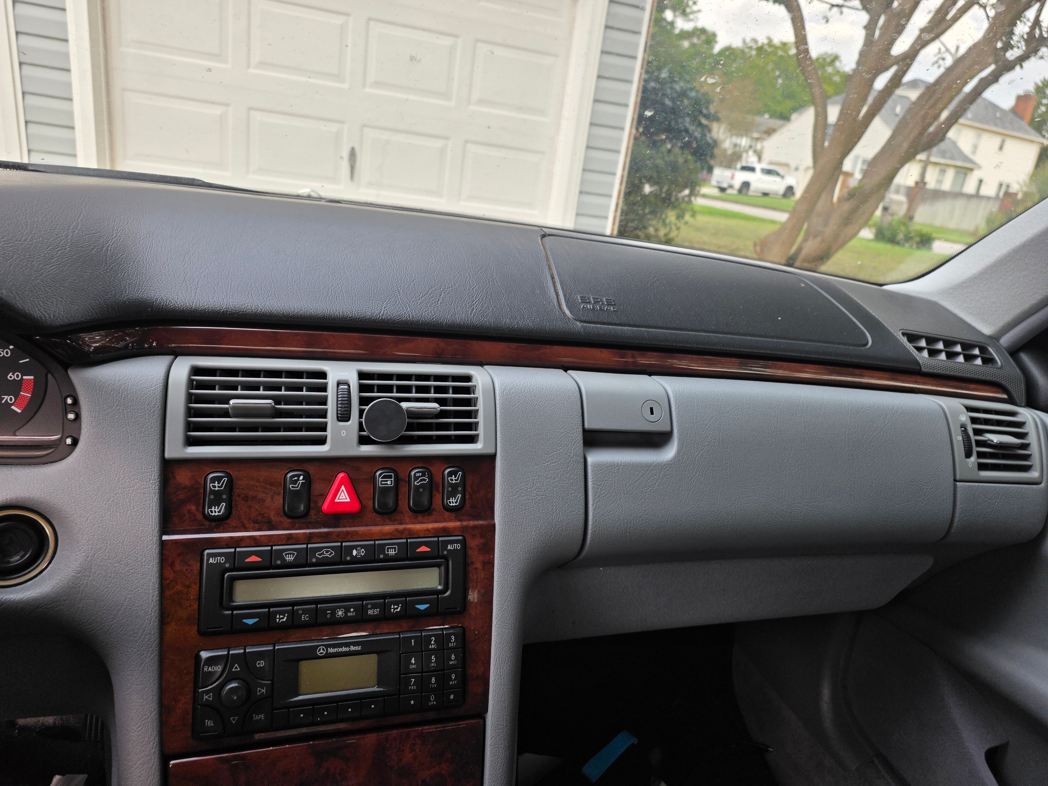Used 1999 Mercedes-Benz E 320 Sedan image 11