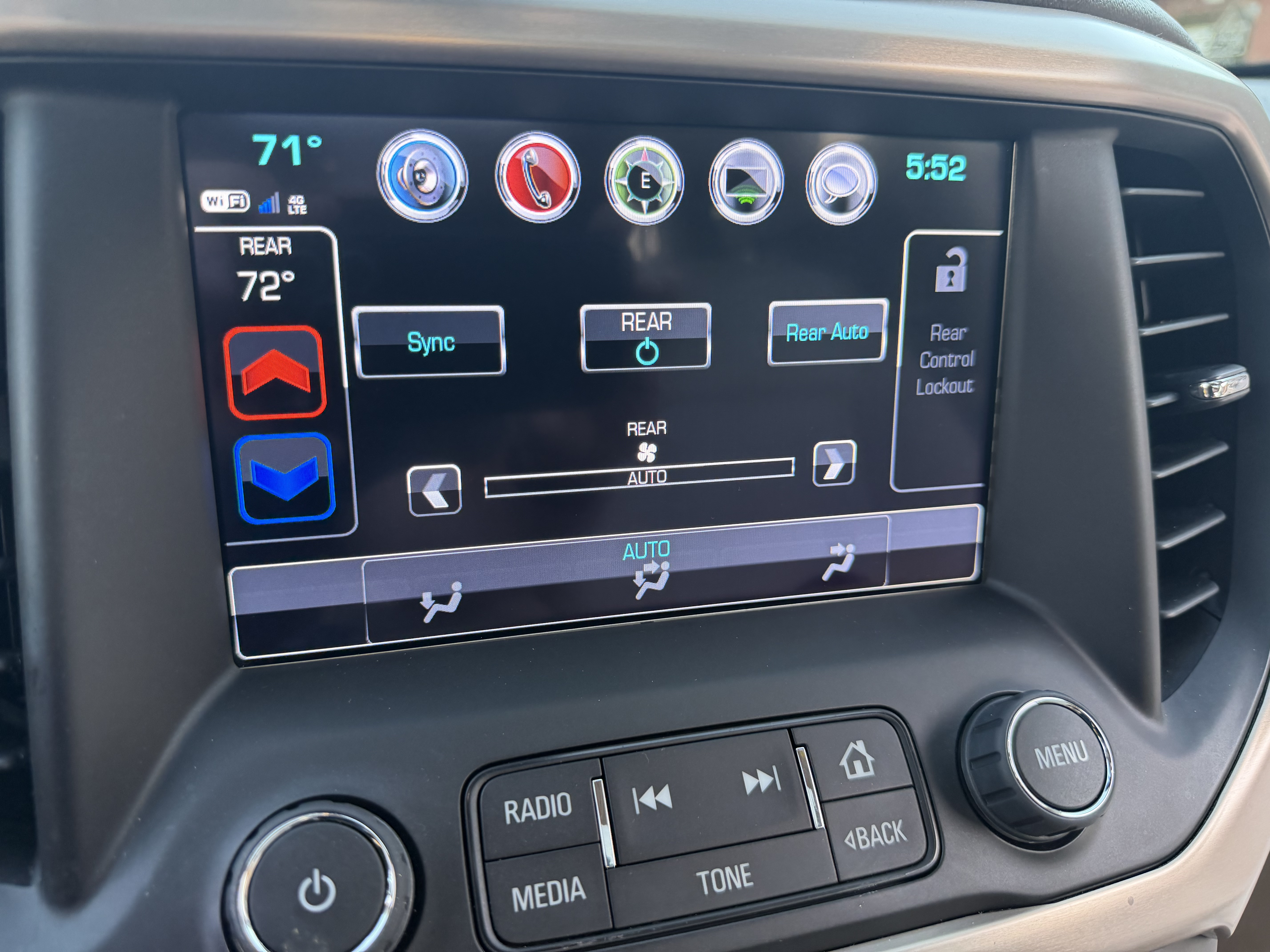 Used 2017 GMC Acadia Denali w/ Technology Package FWD image 16