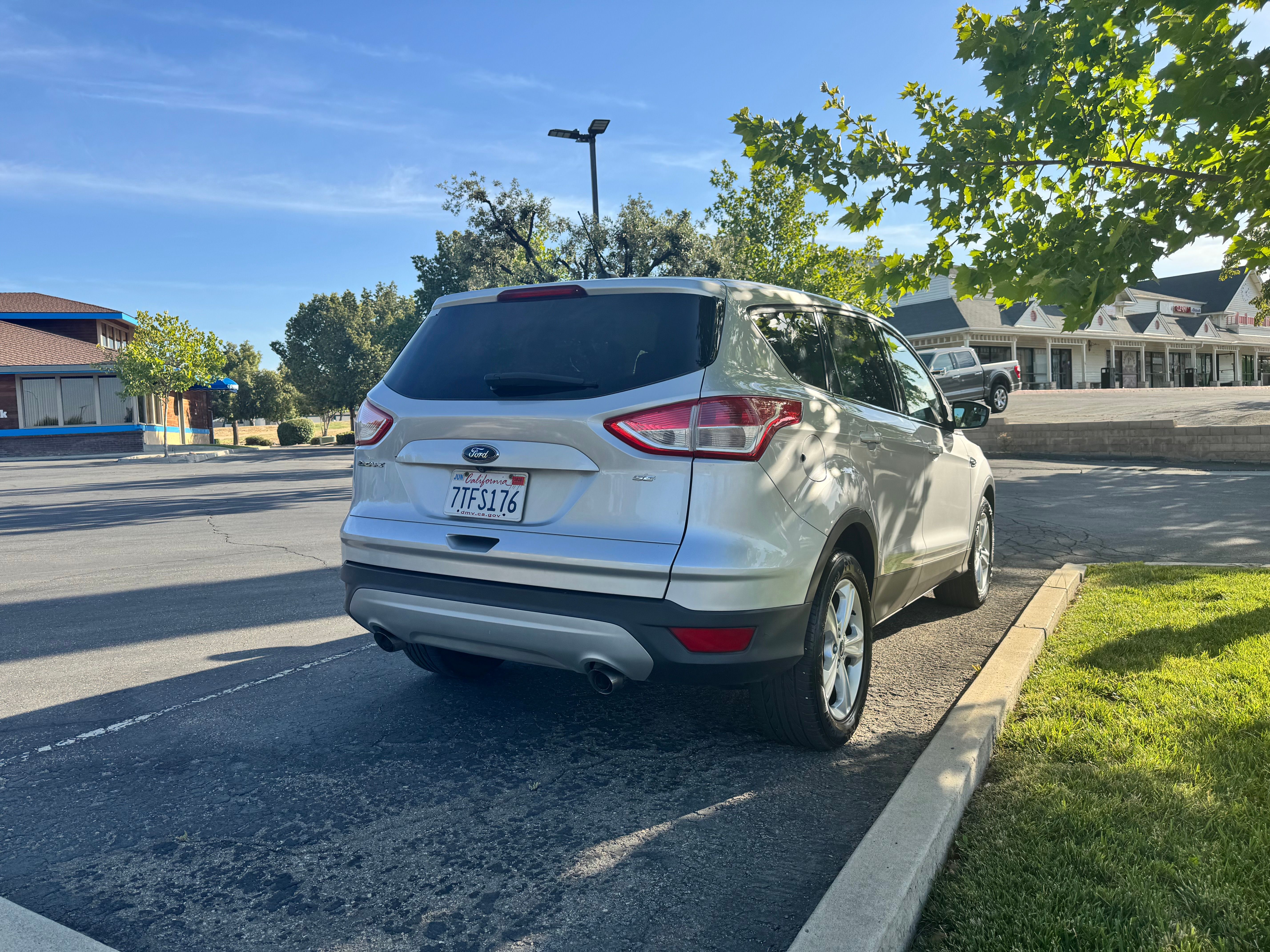 Used 2016 Ford Escape SE FWD image 6