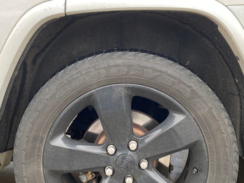 Used 2015 Jeep Grand Cherokee Altitude image 5