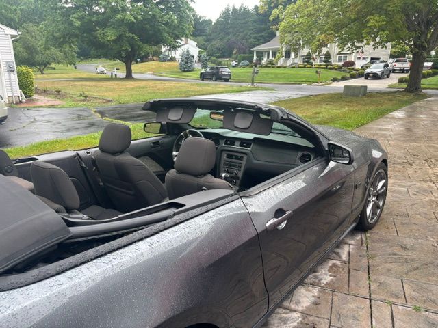 Used 2011 Ford Mustang GT RWD image 6