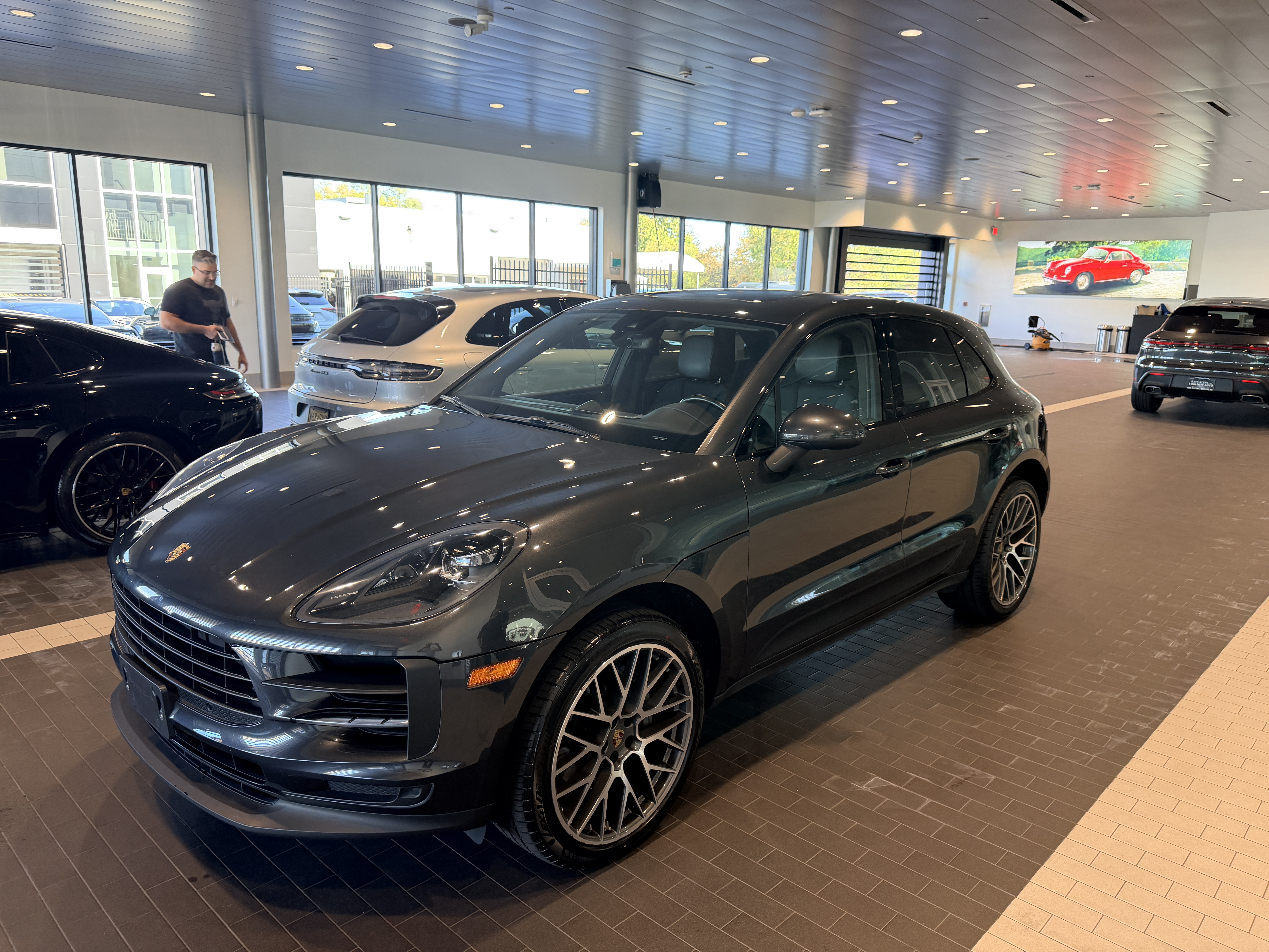 Used 2020 Porsche Macan S AWD/4WD image 25