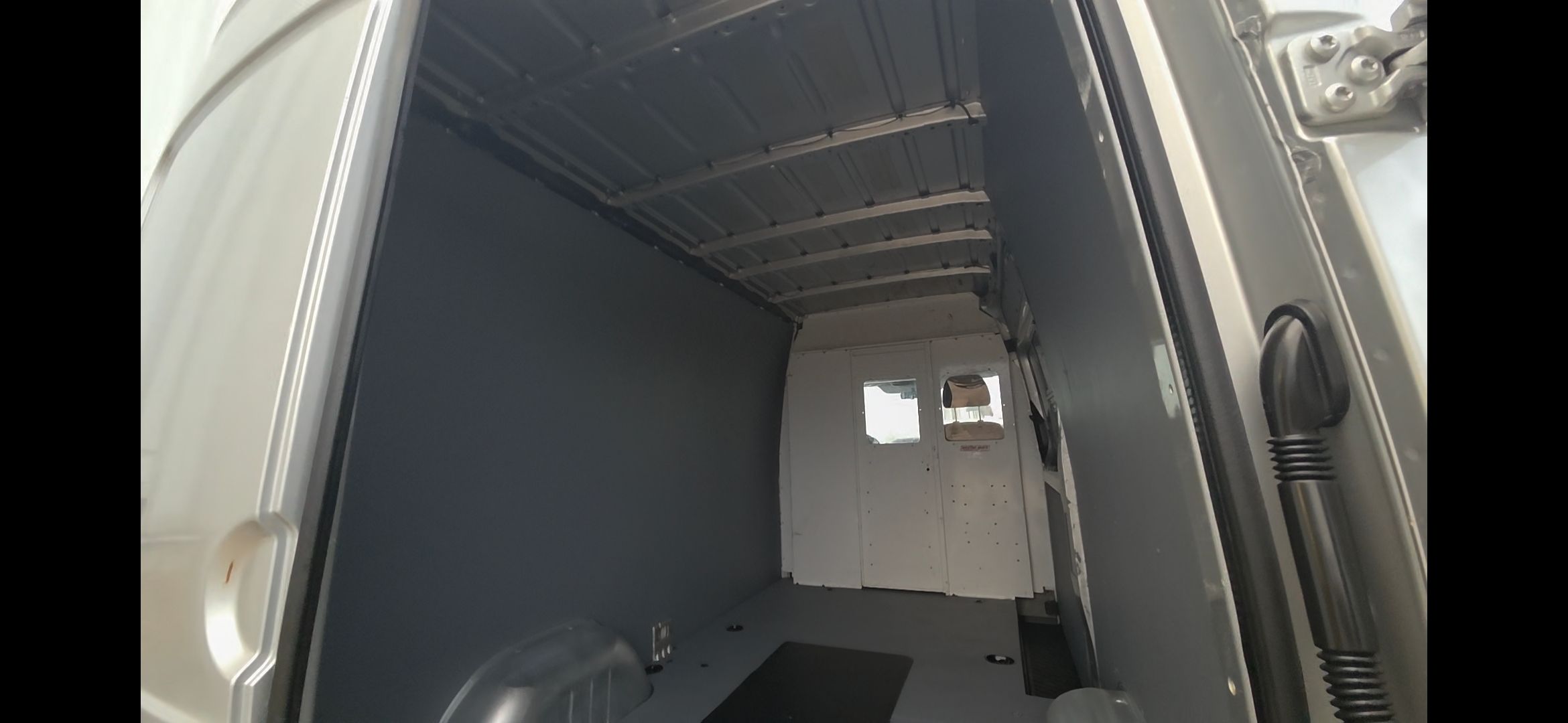 Used 2014 Mercedes-Benz Sprinter 2500 image 9
