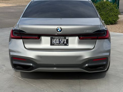 Used 2021 BMW 740i w/ M Sport Package image 5