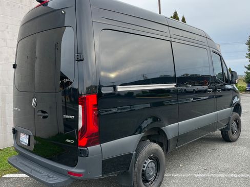 Used 2024 Mercedes-Benz Sprinter 2500 image 6