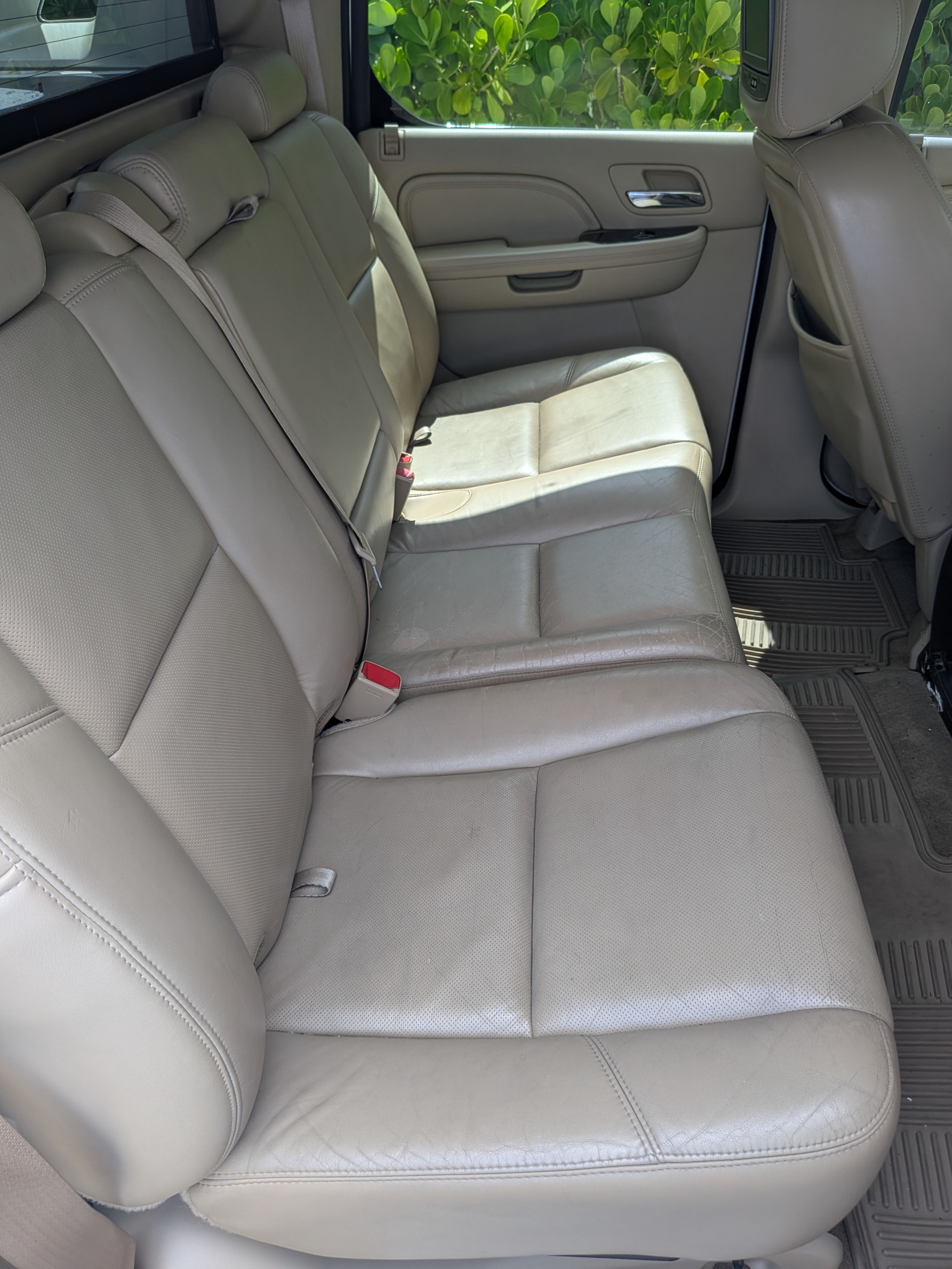 Used 2009 Cadillac Escalade EXT AWD/4WD image 13