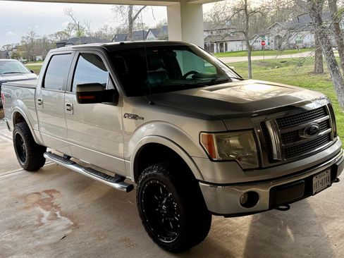 Used 2010 Ford F150 Lariat image 2