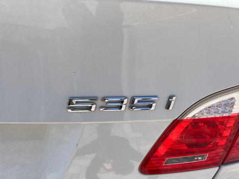 Used 2010 BMW 535i xDrive Wagon AWD/4WD image 23