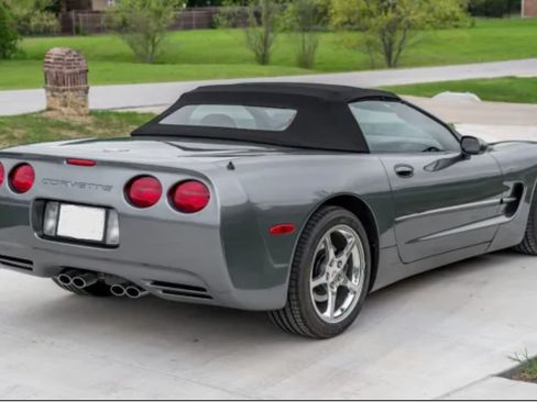 Used 2003 Chevrolet Corvette Convertible w/ Preferred Equipment Group1 image 16