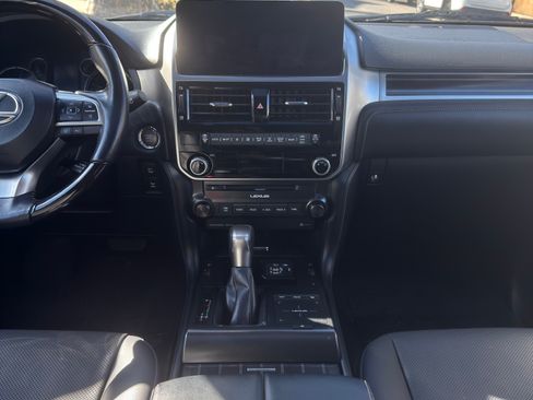 Used 2022 Lexus GX 460 Premium w/ Premium Package image 10