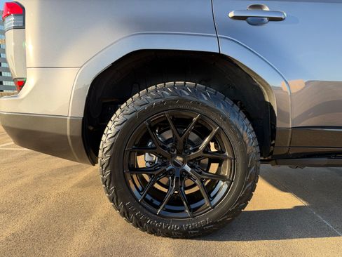 Used 2026 Lexus GX 550 w/ Accessory Package (2T) image 8