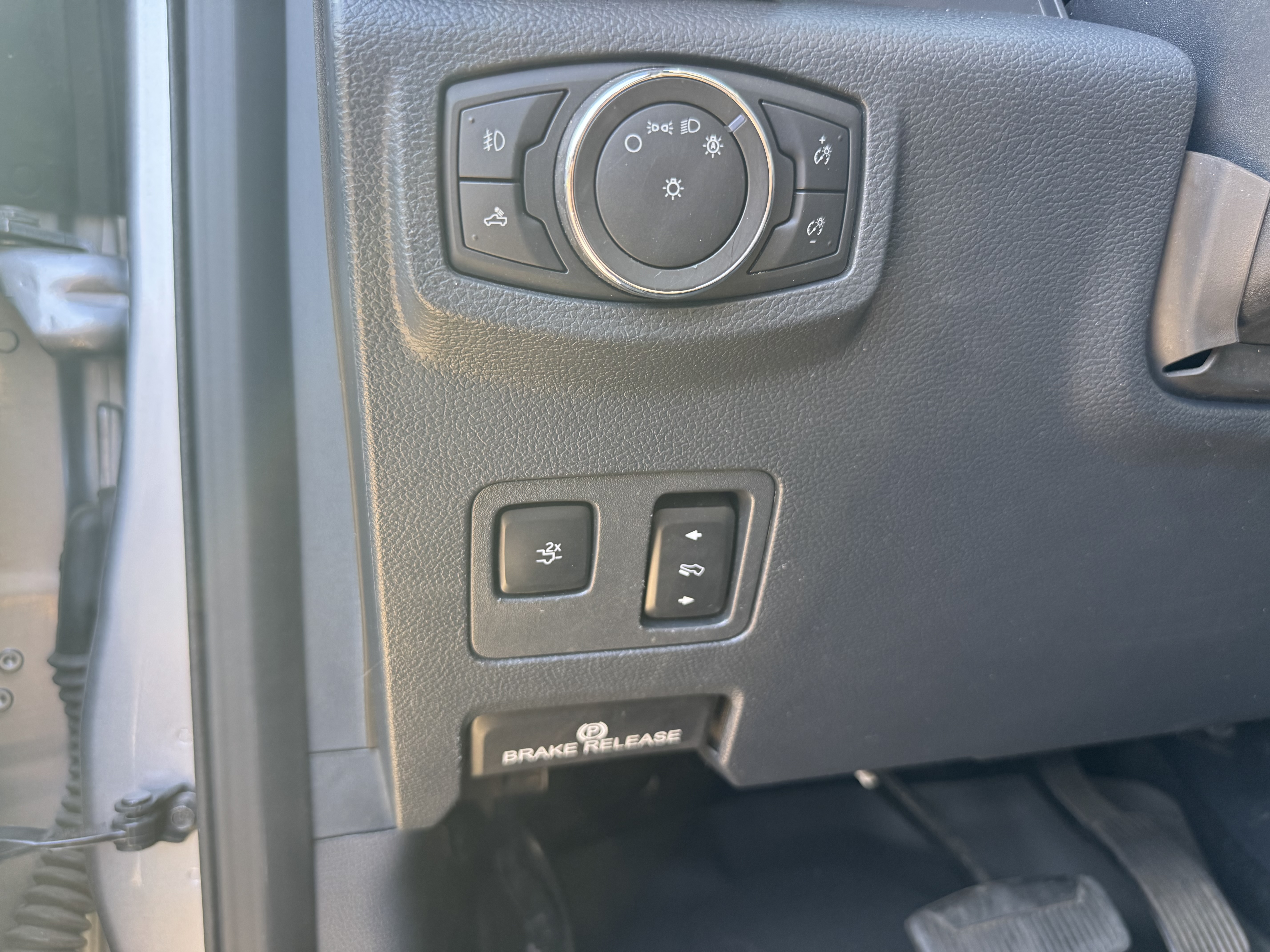 Used 2022 Ford F250 Lariat w/ Tremor Off-Road Package AWD/4WD image 24