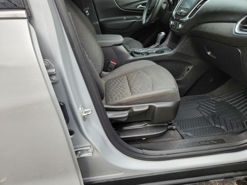 Used 2018 Chevrolet Equinox LT image 11