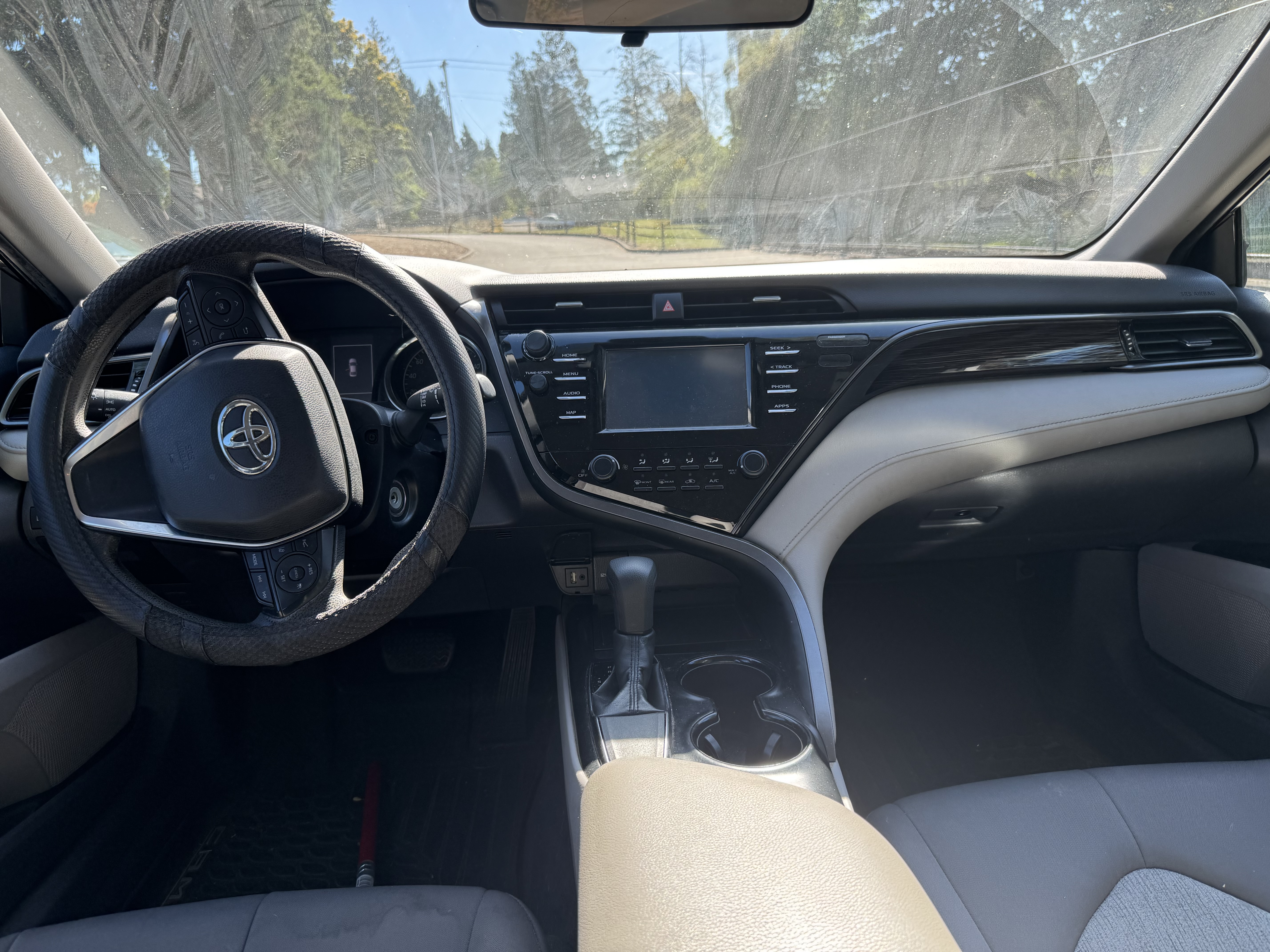 Used 2019 Toyota Camry LE FWD image 17