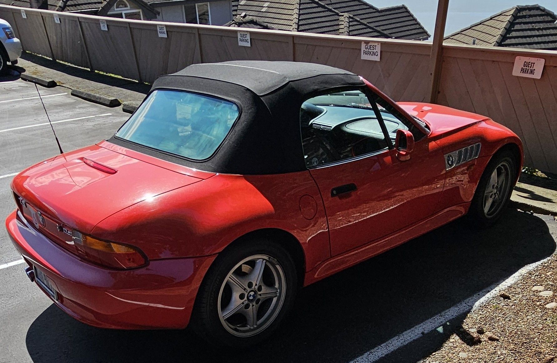 Used 1999 BMW Z3 2.5i RWD image 2