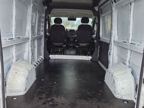 Used 2023 RAM ProMaster 2500 w/ Premium Appearance Group image 4