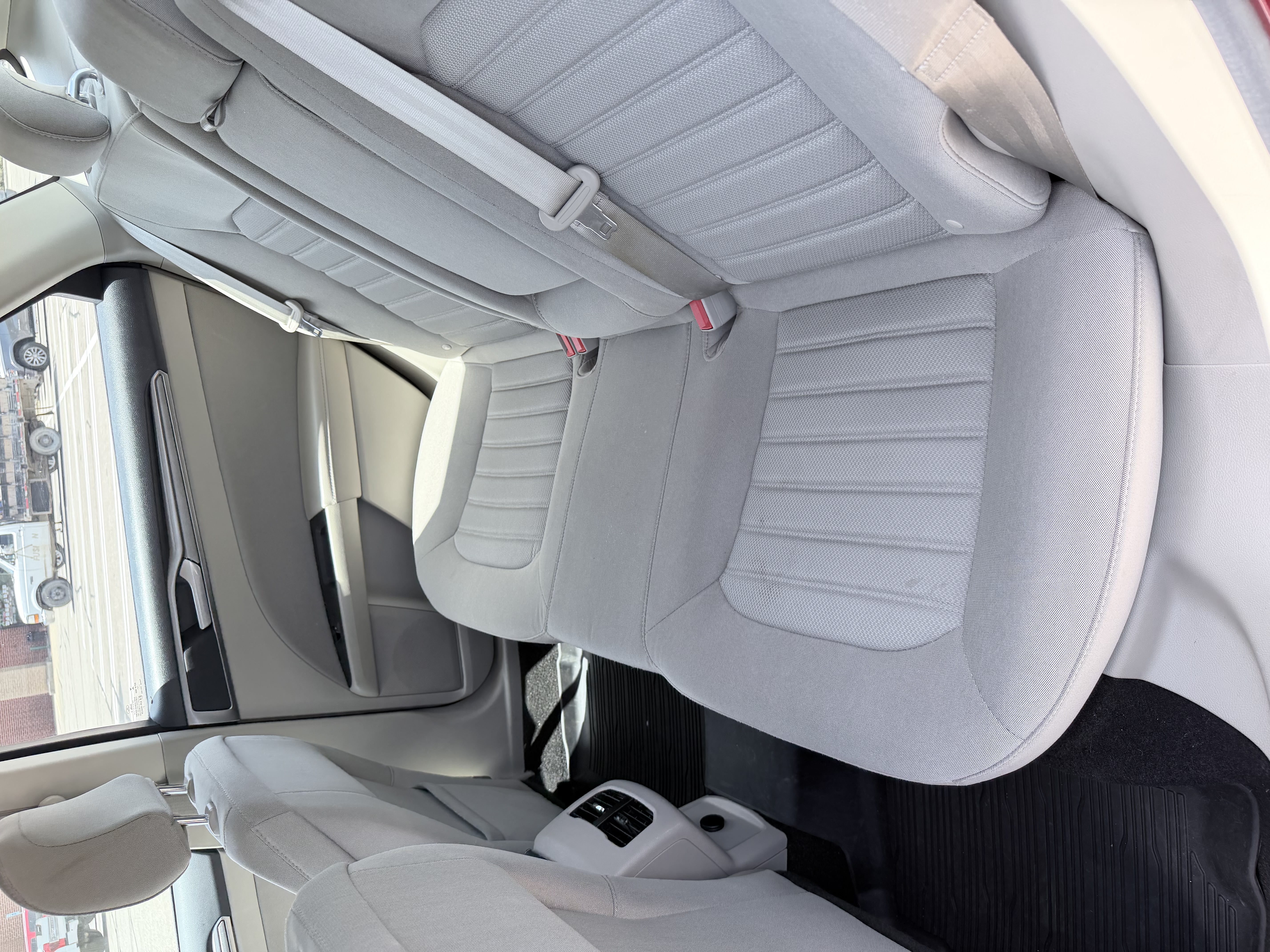 Used 2020 Ford Fusion SE FWD image 21