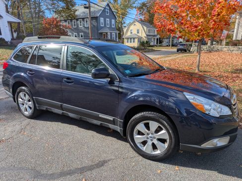 Used 2012 Subaru Outback 2.5i Limited w/ Moonroof Pkg image 2