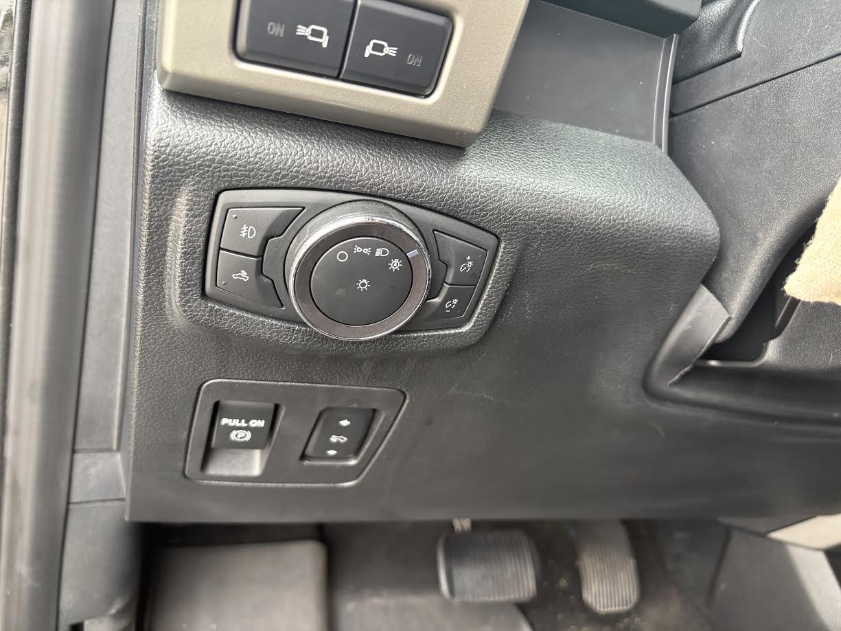 Used 2019 Ford F150 Lariat AWD/4WD image 17