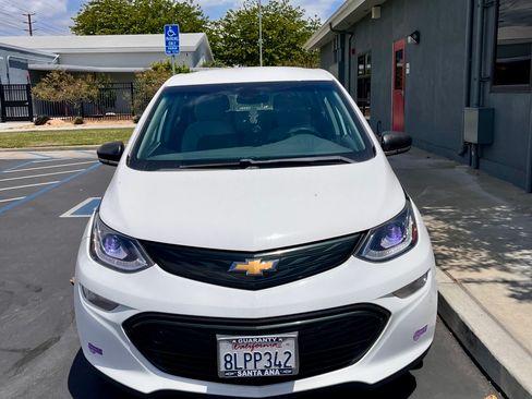 Used 2019 Chevrolet Bolt LT FWD image 2