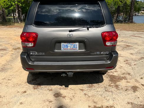 Used 2006 Toyota Sequoia Limited AWD/4WD image 5