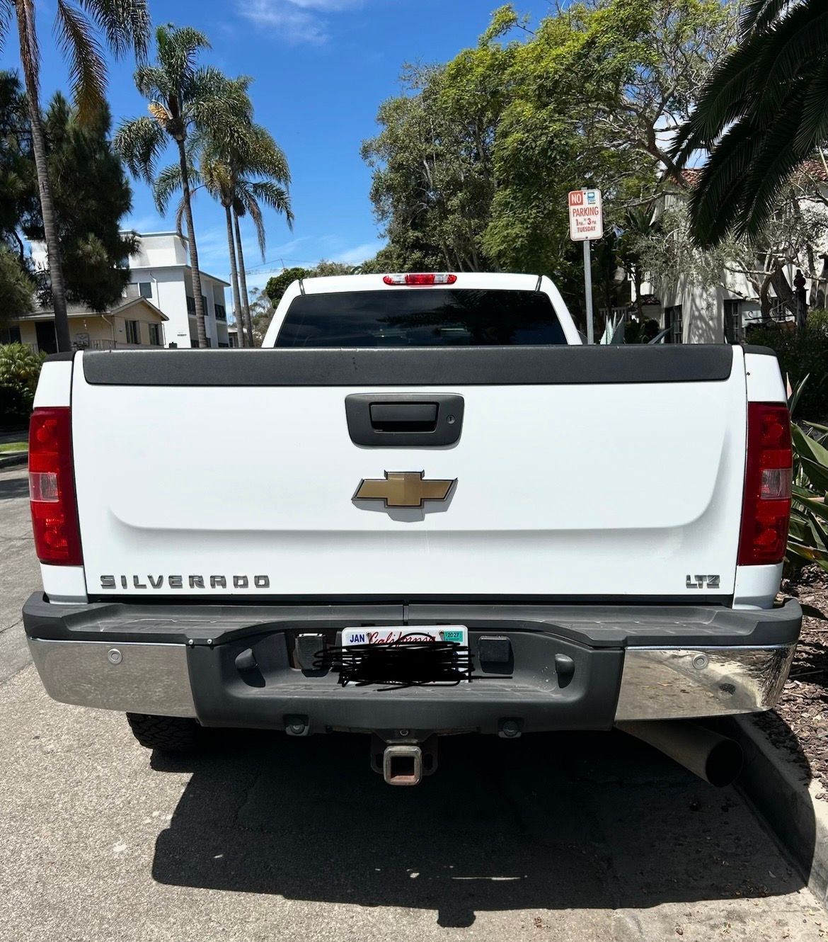 Used 2007 Chevrolet Silverado 2500 LTZ w/ Safety Package AWD/4WD image 2